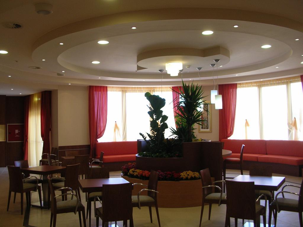 Hermes Hotel Поликоро Экстерьер фото
