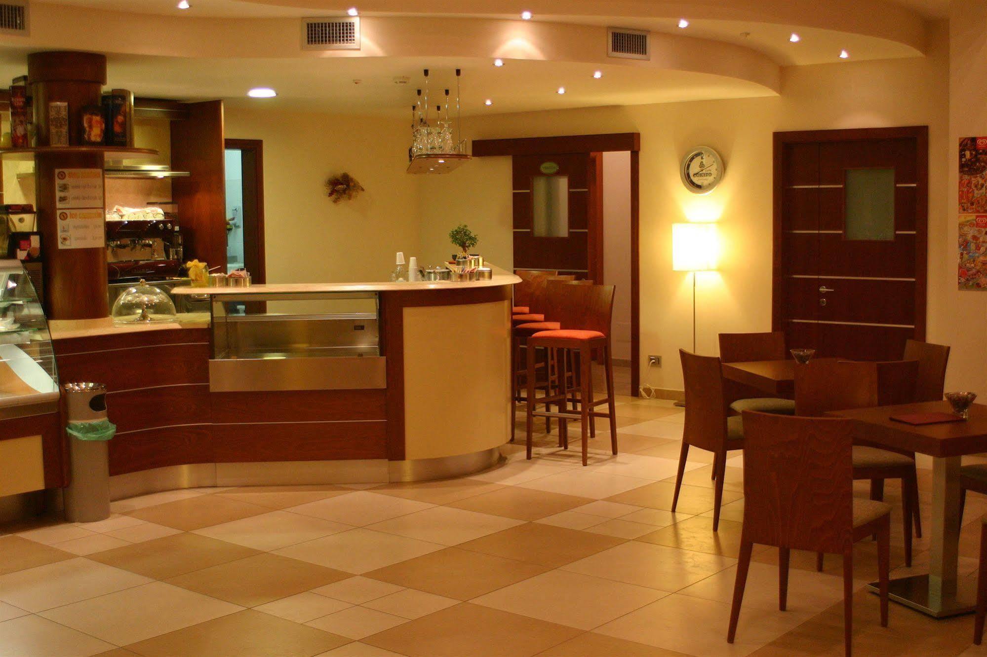 Hermes Hotel Поликоро Экстерьер фото